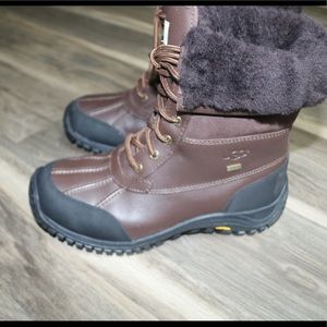 UGG® Women's Adirondack II Leather Snow Boots